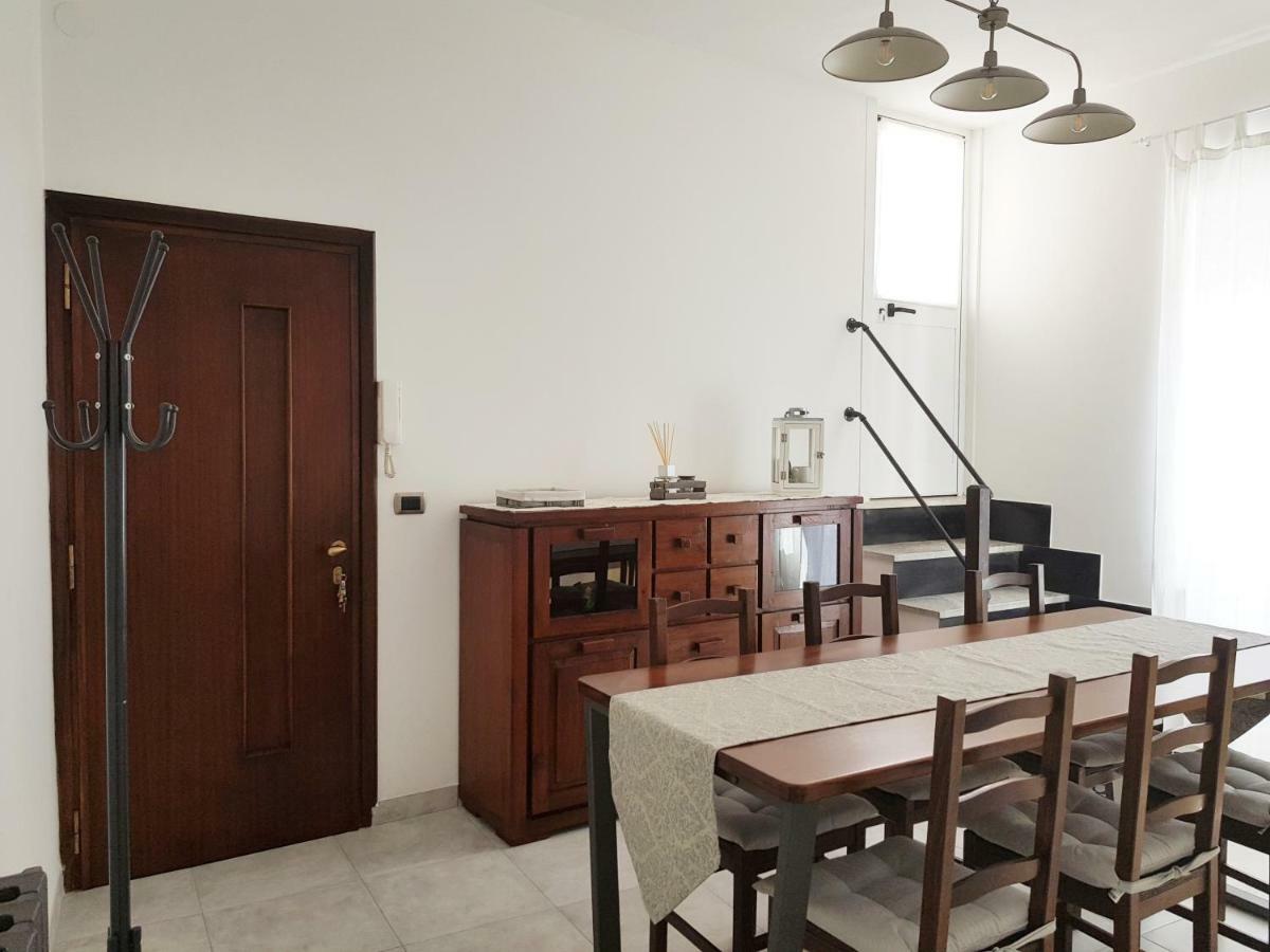 Modern Flat With Panoramic Terrace In Zuccarello Apartment Bagian luar foto